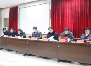 审视中，更将奋力前进