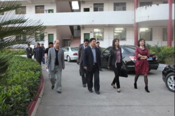 省治理教育乱收费专项检查组到我校检查工作