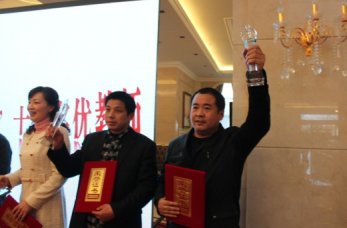 我校教师黄红兵获“美丽荆门-十佳名优教师”殊荣