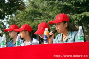 默默服务 无私奉献