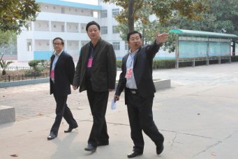 省成人高考掇刀石中学考点工作圆满结束