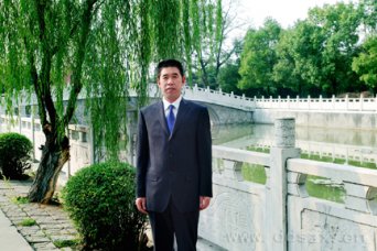 赵孔美(物理教研组)