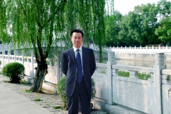 龙厚林(政治教研组)