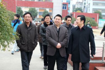 副市长柯昌军一行检查我校开学工作
