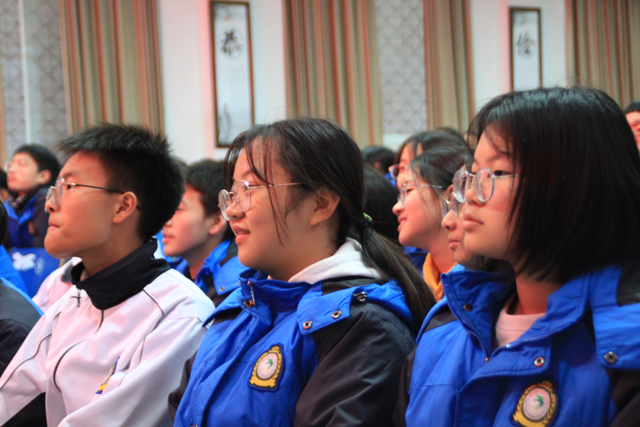 传承“五四”精神   坚定理想信念