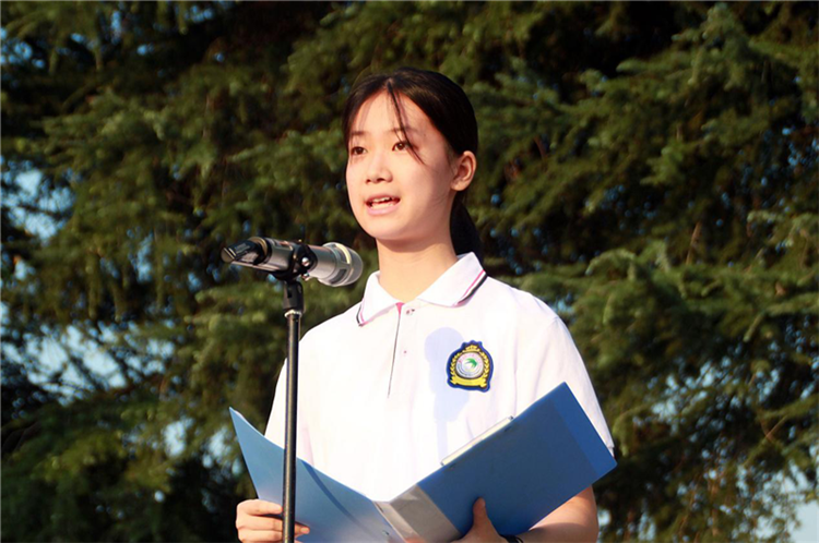 市掇刀石中学举行开学典礼